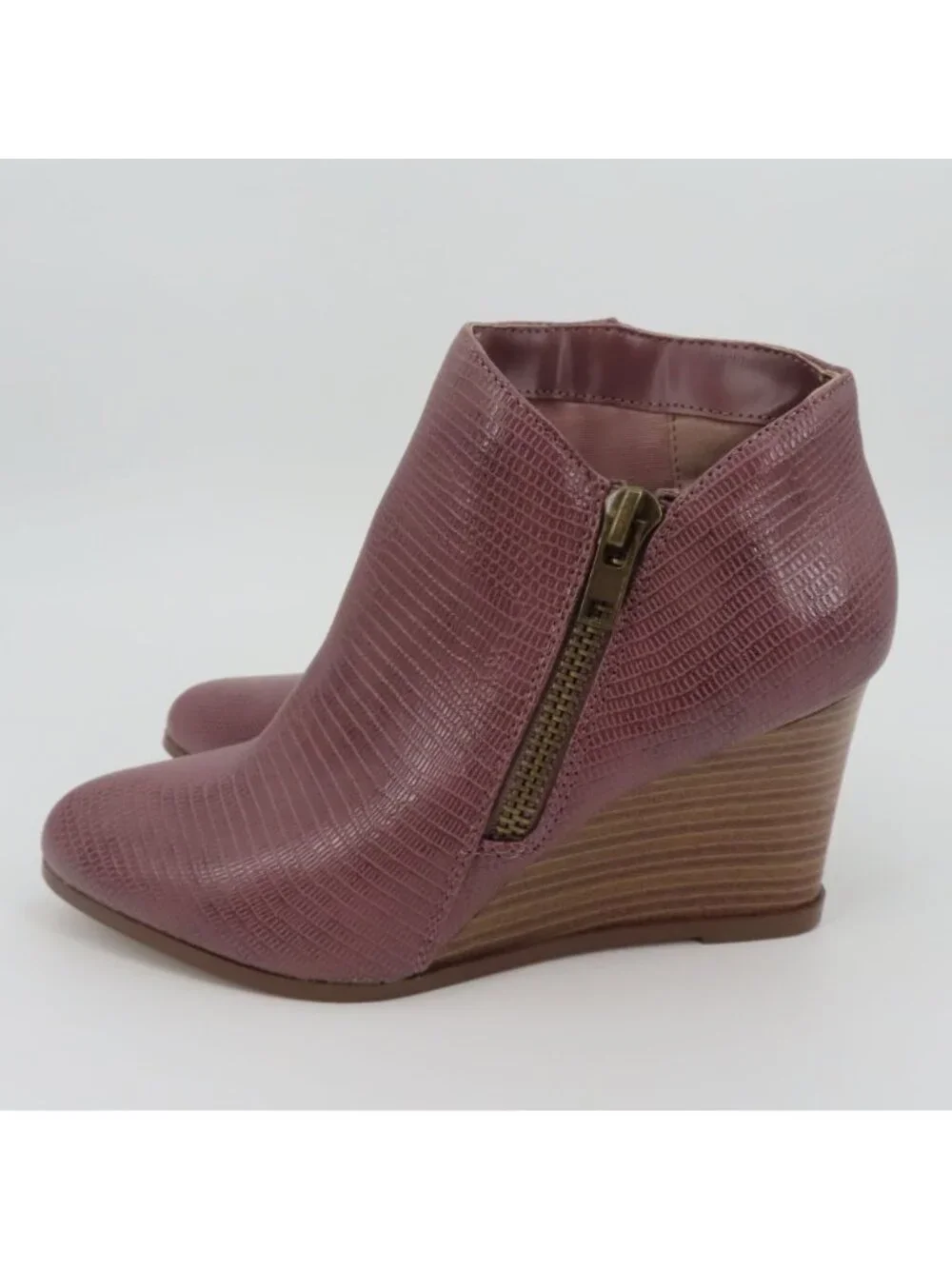 Journee Collection Women 9 GLAM True Comfort Foam Purple Wedge Zip Booties Shoes